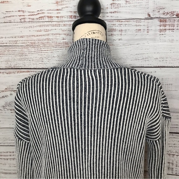 Tahari Ribbed textured size xsmall long sweater long sleeve cardigan - Picture 3 of 6